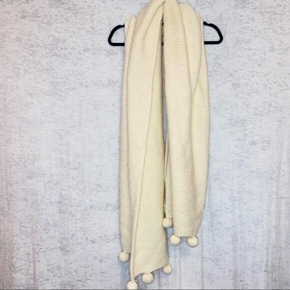 Kate Spade Wool Blend Chunky Crochet Knit Pom Pom Blanket Scarf 70 X24 - Picture 4 of 10